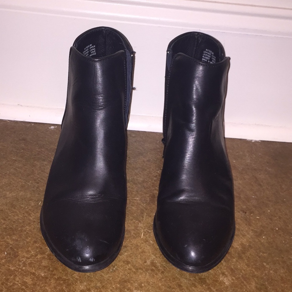 Steve Madden black booties